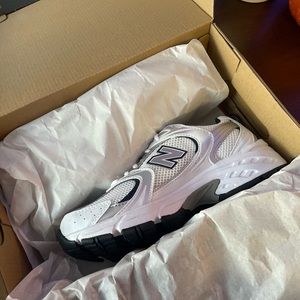 NEW BALANCE 530s mens 5 1/2 womens 7!! Never worn, brand new!!!